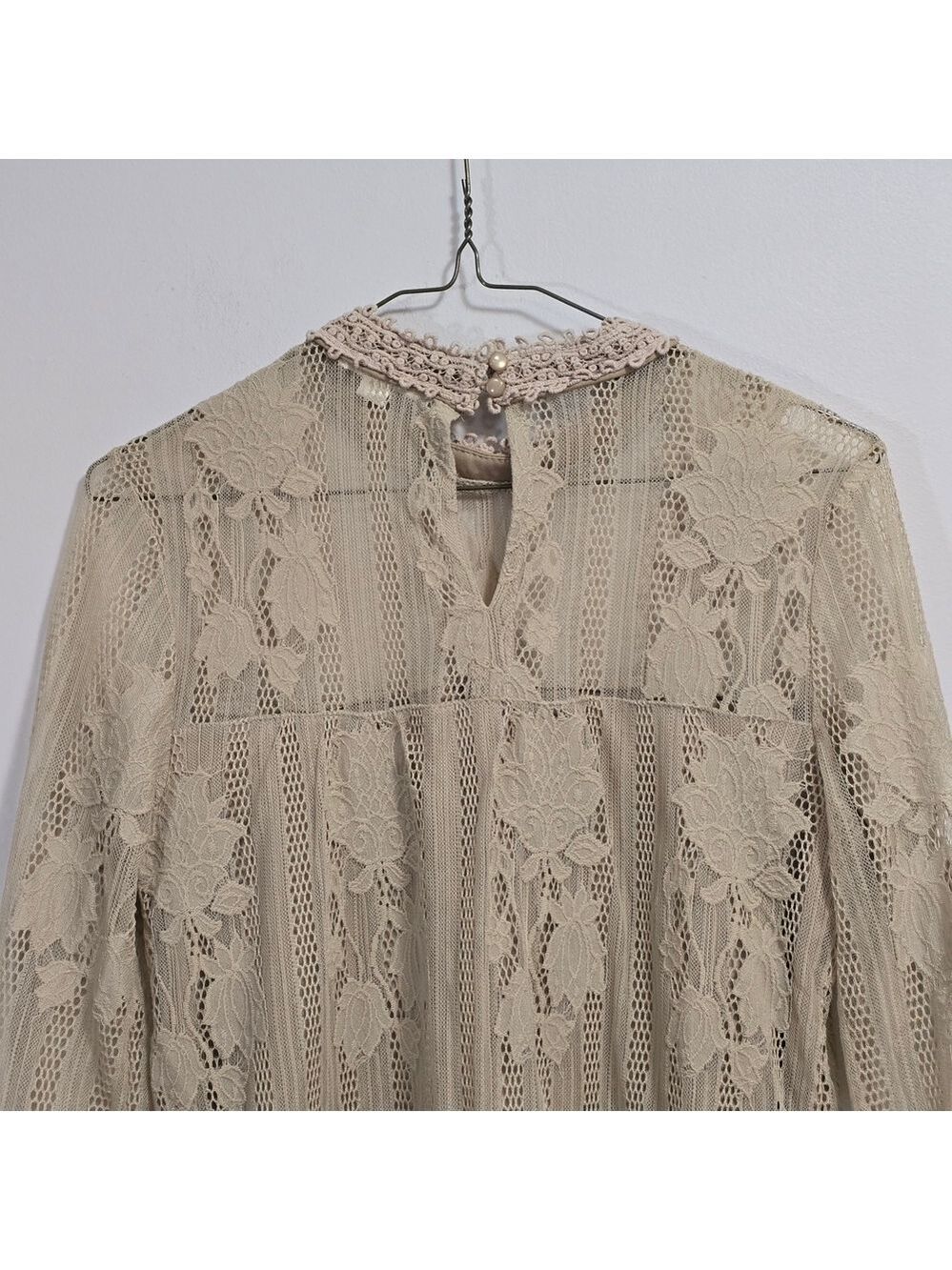Ultra Pink Lace Long Sleeves Blouse in Cream - Picture 6 of 9